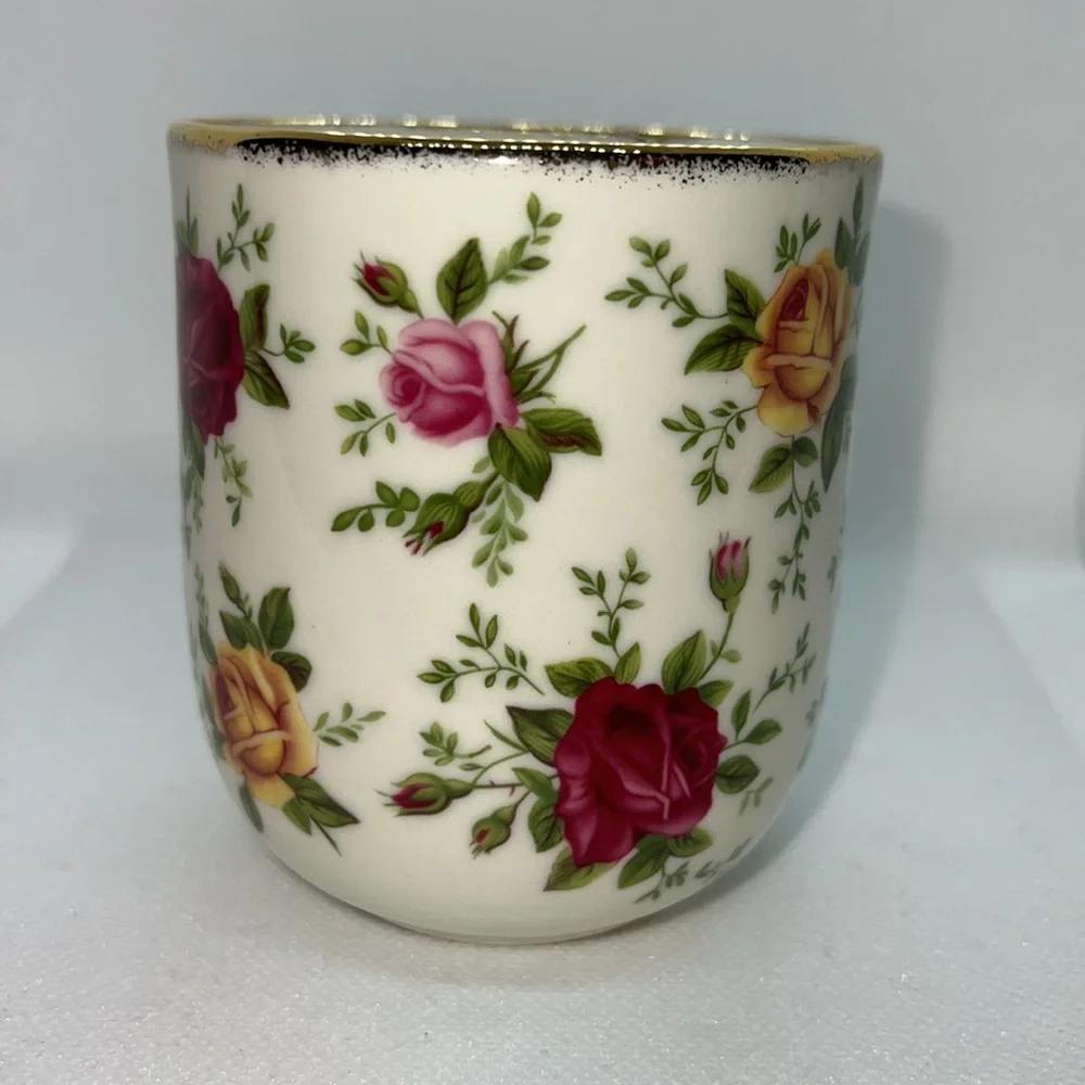 ROYAL ALBERT OLD COUNTRY ROSES COFFEE / TEA MUG CLASSIC IV 2000 VINTAGE